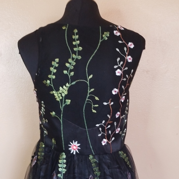 💙Black sheer embroidered dress - Picture 7 of 16